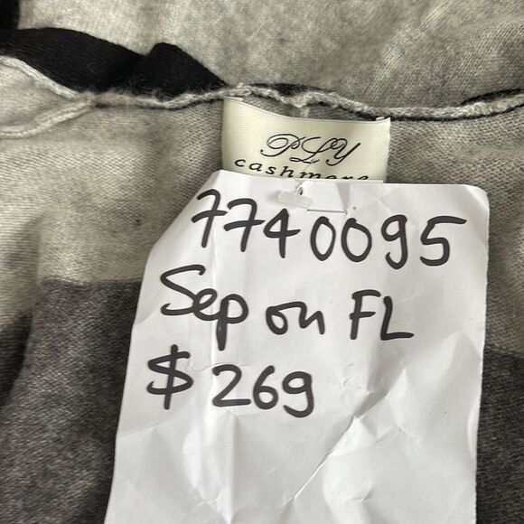 PLY Republic 100% Cashmere Wrap - Picture 5 of 5